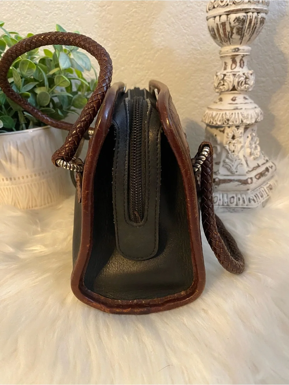 vintage Brighton doctor’s satchel features a structured two-tone design